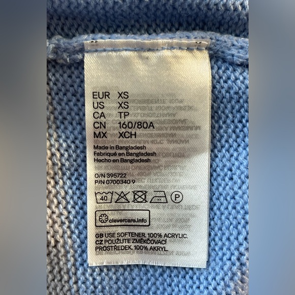 H & M DIVIDED Crewneck Striped Sweater Size XS Long Sleeved Dropped Shoulders - Picture 4 of 4